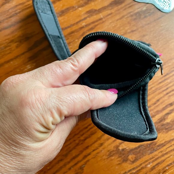 Armband gear pouch for sports/running/hiking - Picture 2 of 5